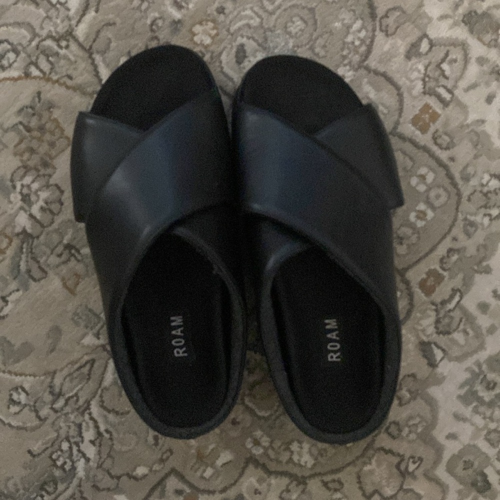 Roam Cross Stack Slides - image 7